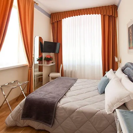 埃里卡别墅酒店 4* 格拉多