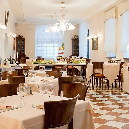 酒店 埃里卡别墅酒店 4*