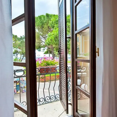 埃里卡别墅酒店 4* 格拉多